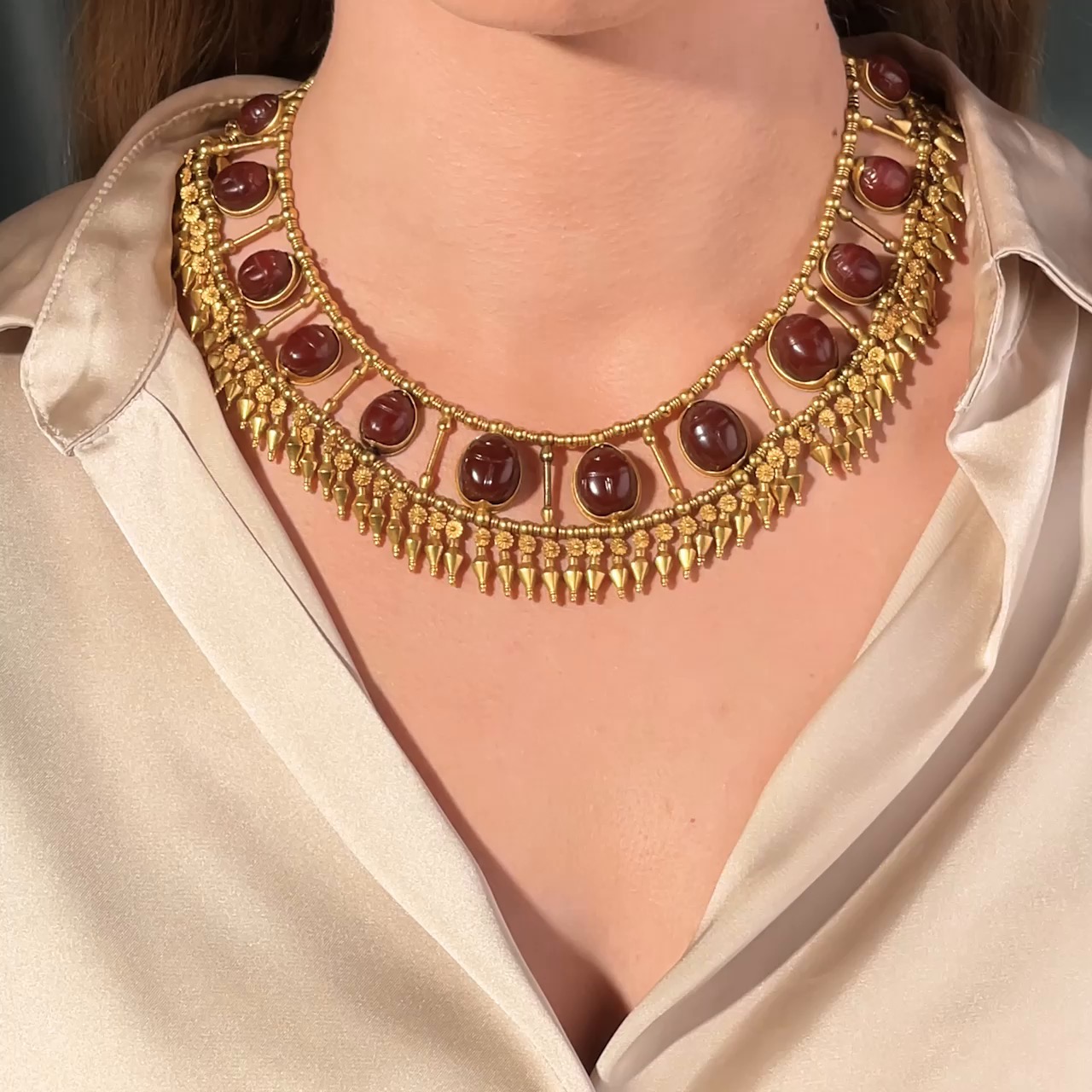 絵画　革　アンティーク　骨董品　made in SPAIN An imperial cloisonné enamel-inlaid zitan armchair, Qing